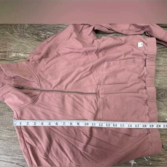 Vuori Brunt Clay | 3/4 Zip w/Kangaroo Long-Sleeve Pullover - Picture 6 of 6